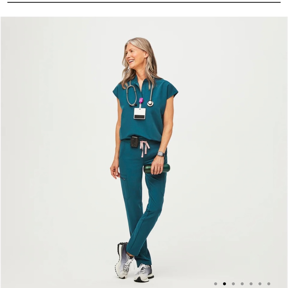 Figs Caribbean blue Rafaela scrub top size XXS